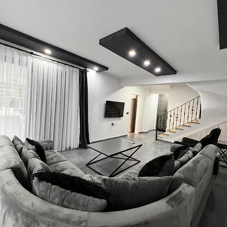 Family 8 - Modern&private *